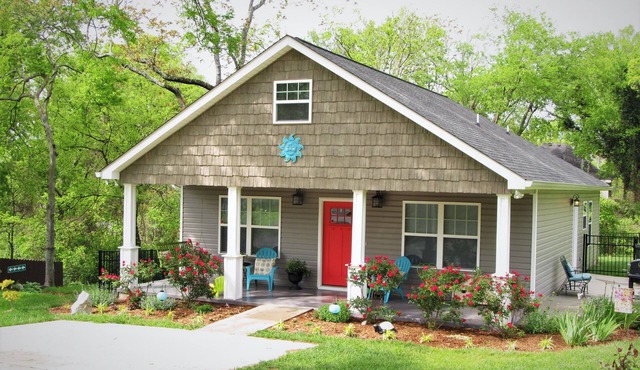 Enjoy the huge southern porch. Grab your sweet tea, Relax with Your Best Friend!