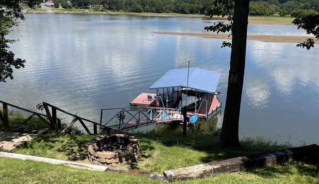 Enjoy the lake while still close to all Cullman has to offer!