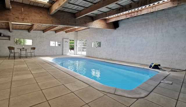 Enjoy the peace and quiet at Gîtes le Cheval noir, Swimming pool, sleeps 14, 4 bathrooms