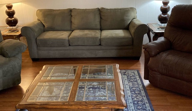 Enjoy the peaceful solitude of this Country Getaway near Beaver PGE Plant.