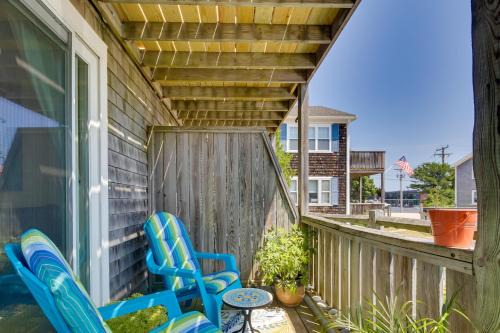 Enjoy the Pool and Beach! Coastal Provincetown Condo