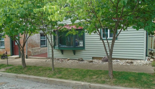 Enjoy the privacy of your own cottage right in the Historic District of Hermann MO.