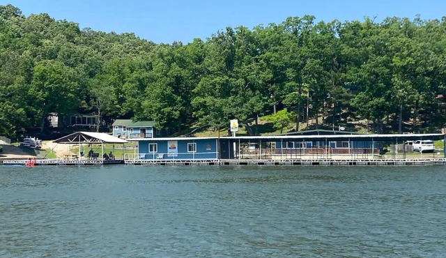 Enjoy the Quiet Side of the Lake With Resort Amenities + a No-Wake Cove.