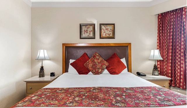 Enjoy the Ridge Tahoe Two-Bedroom Lock-Off for a family of 6
