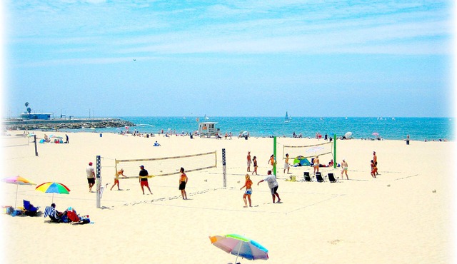 Enjoy THE STRAND, Steps to the sand, SPECIAL RATES , Inquire Now !