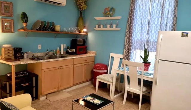 Enjoy the Suite Life 4 Blocks to the Oceannn