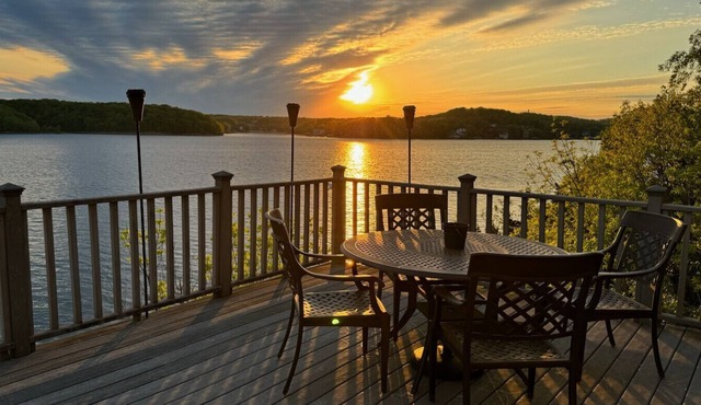 Enjoy the Sunset in Margaritaville | King Beds!