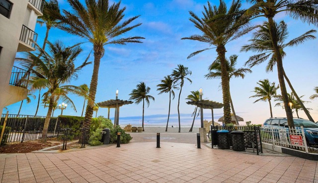 Enjoy the Sunsets 1BR APT / with direct ocean view