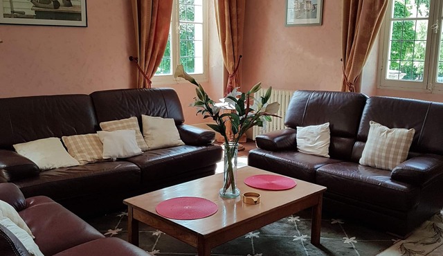 Enjoy the traditional French Manoir Experience!