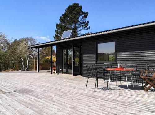 Enjoy The Unique Nature In The Retro Cottage