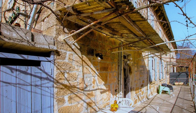 Enjoy this charming and traditional farmhouse surrounded by nature.