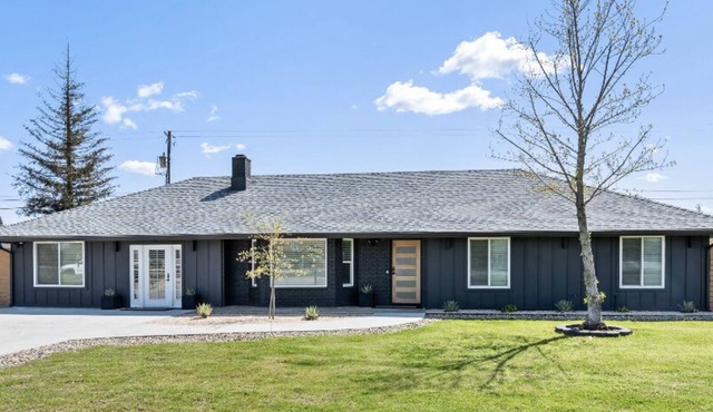 Enjoy this Contemporary Family friendly Home