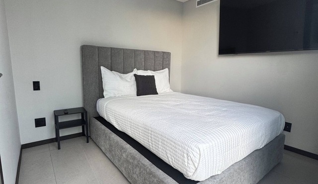 Enjoy this incredible apartment in the heart of the city.
