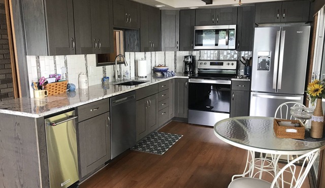 Enjoy This Quiet, Relaxing Lakefront Location!!