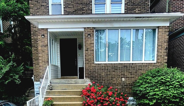 Enjoy Urban Living at our Steel City Getaway!