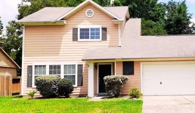 Enjoy Vacation in a Quiet Area w/Huge Backyard!