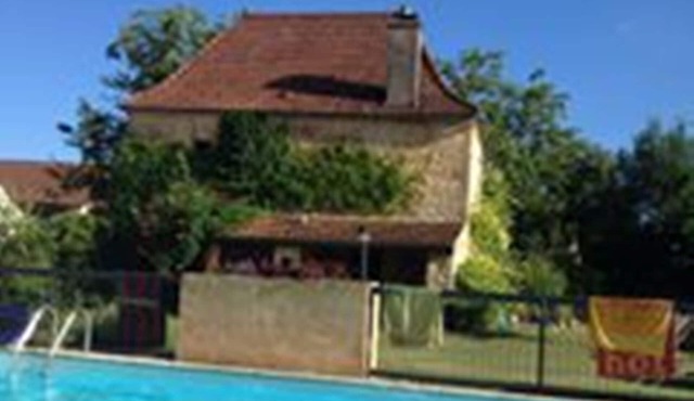 Enjoy your holiday in a charming gîte with a large pool in South-West France