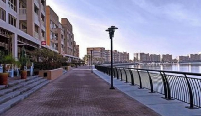 Enjoy your king studio apartment in Mena AlArab