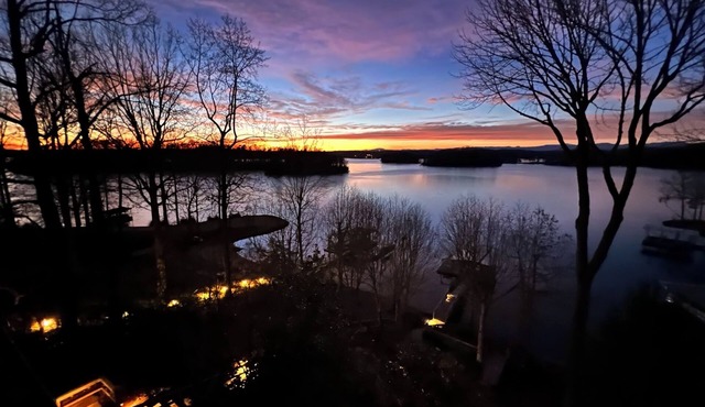 Enjoy your own slice of paradise on Lake Keowee. On the water & amazing sunsets.