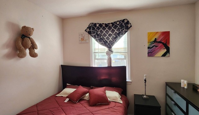 Enjoy your stay in a quiet neighborhood nPet friendly