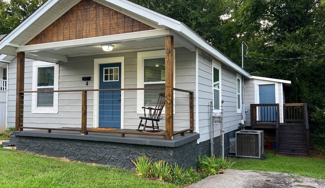 Enjoy your stay in the West End of Greenville in our Mill Village House