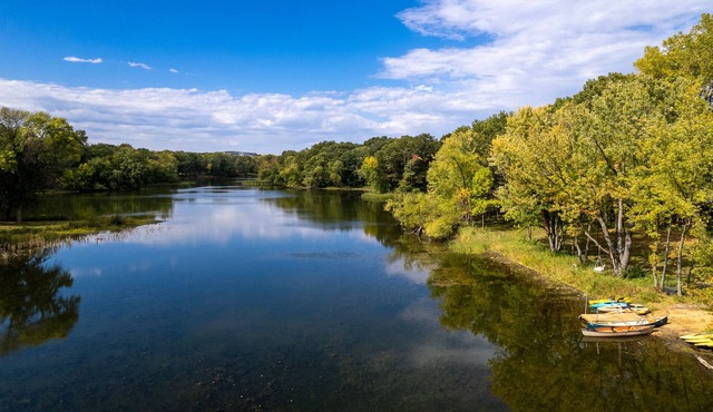 Enjoy your private lake home just outside the cities!