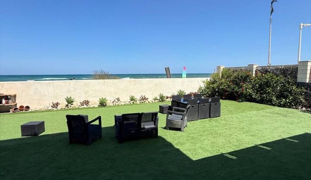 Enjoy your vacation by the sea