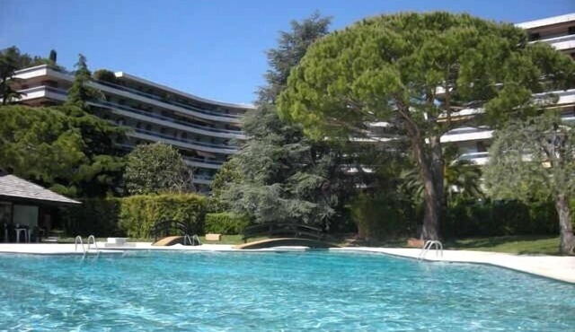 enjoy your vacation in one of the most upscale residences in Nice