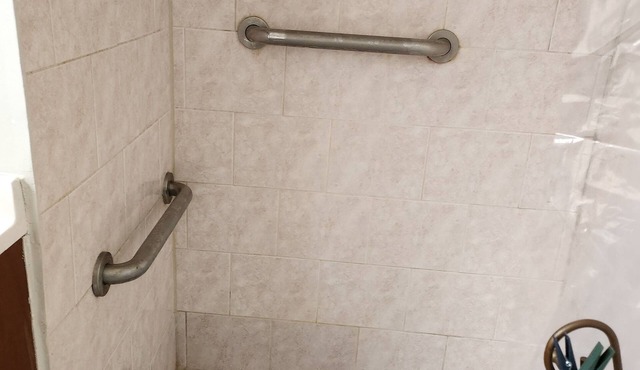 Enjoyable 1-bedroom apartment with AC in vibrant Baltimore