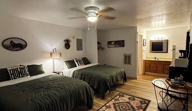 Enjoyable 1-bedroom barn with AC in charming Eminence