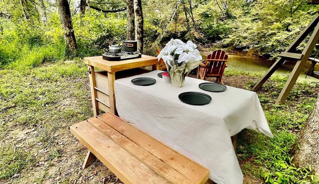 Enjoyable 1-bedroom campsite in Clarksville on Red River