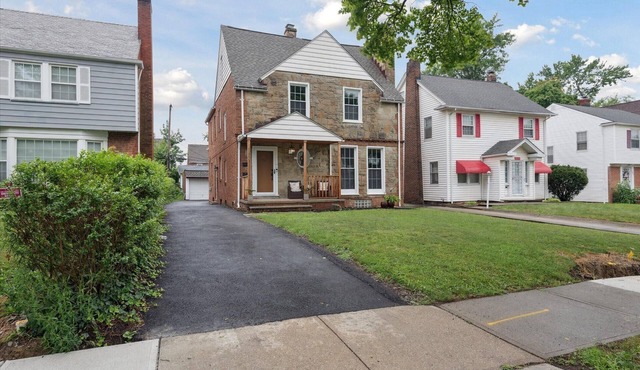 Enjoyable 2 bedroom 1 bathroom in Shaker Heights near universities and hospitals