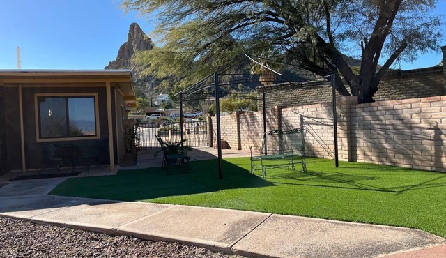 Enjoyable 3-bedroom house with AC in quiet Tucson neighborhood