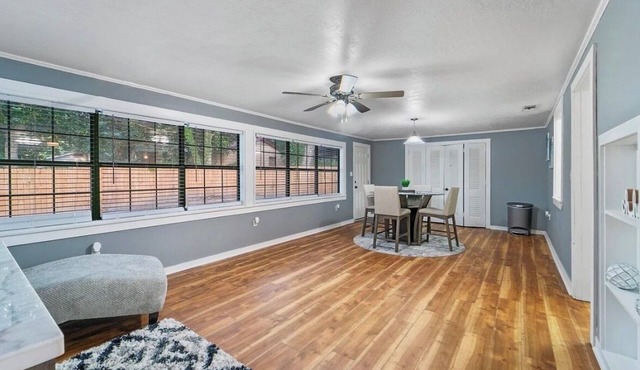 Enjoyable 3-bedroom cottage with AC in charming Hattiesburg