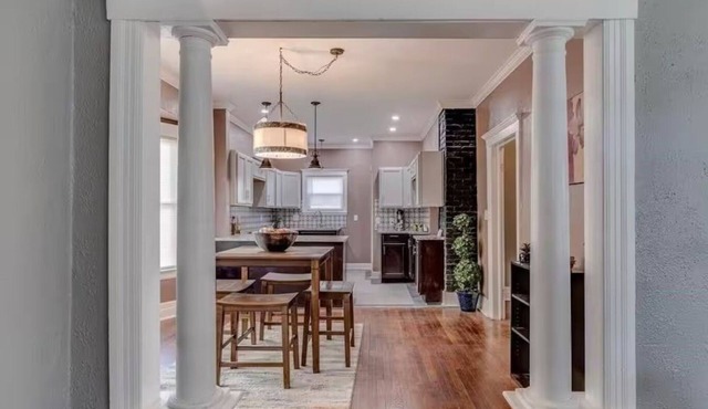 Enjoyable 4-bedroom house with AC in charming Highland Park