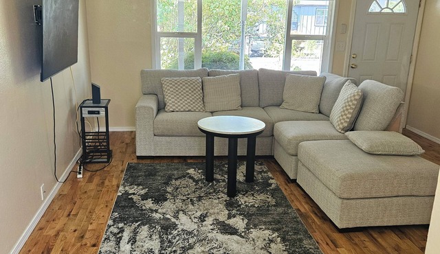 Enjoyable 4-bedroom house in Federal Way nIt has Beutyfull patio for relaxing