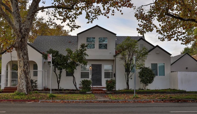 Enjoyable 4-bedroom house with AC in charming Sacramento