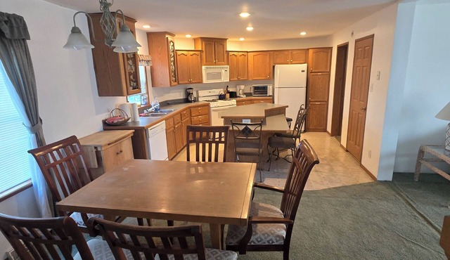 Enjoyable 4-bedroom house in the country with WiFi in West Leyden,NY tug hill