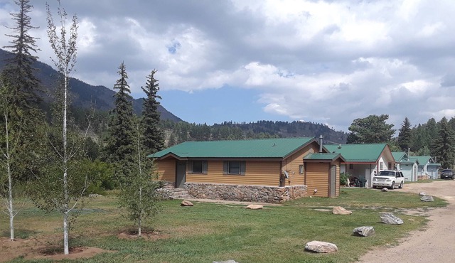 Enjoyable Mountain Cabin With All The Amenities!