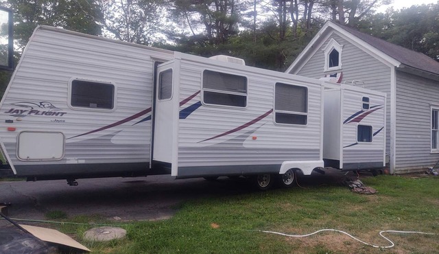 Enjoyable RV with AC in Edmeston