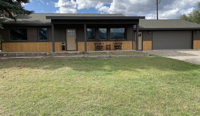 Ennis, MT: Conveniently located vacation cabin