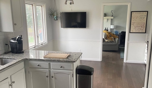 Enormous clean house with many amenities and in a safe quiet neighborhood!