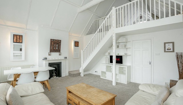 Enormous Luxury Retreat , Perfect for Family & Business