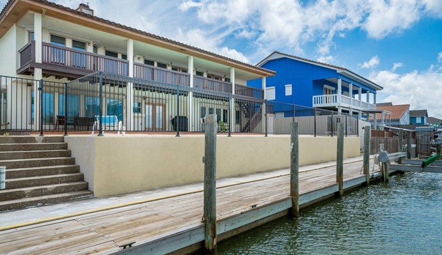 Enormous luxury home with a private pool in City By The Sea with access to the I