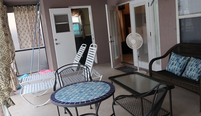 Enormous Tropical Cabana with Pool in Central Orlando