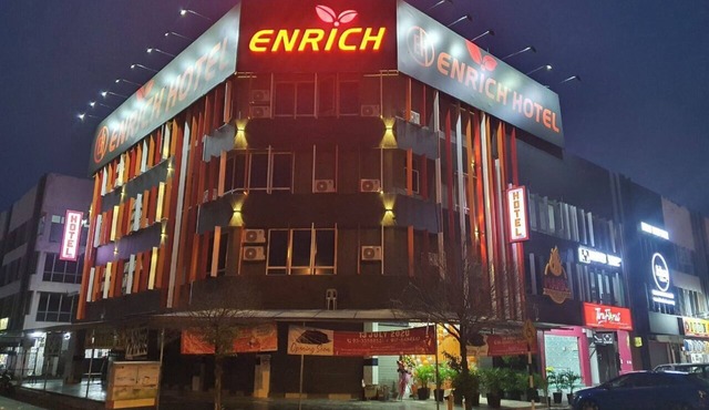Enrich Hotel Setia Alam by uBook