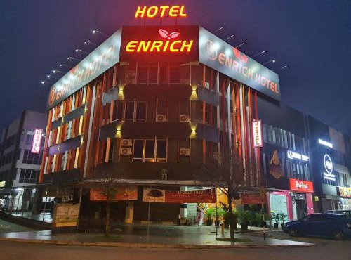 Enrich Hotel Setia Alam by uBook