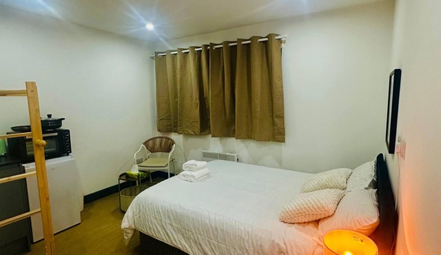 Ensuit Studio In the heart of Tooting Broadway 1 mint Tube Station