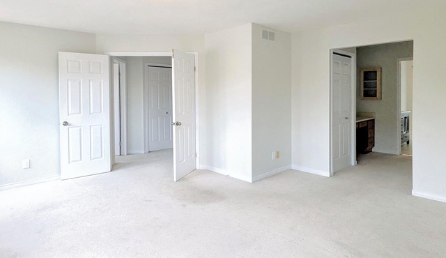 Ensuite 10min from airport 15min to downtown