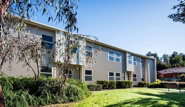 Ensuite apartment in Berwick location